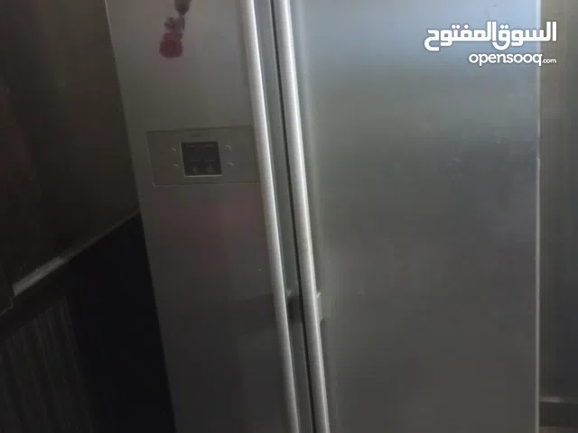 ثلاجة ومجمدة  ال جي للبيع تحكم ذكي لمس  اشتريتها من الوكالة اقرا وصف الاعلان