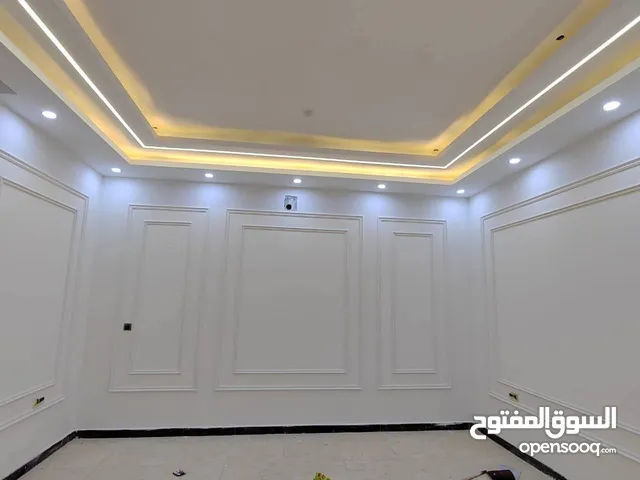 الجود لأعمال الصبغ والديكورات وصبغ الابواب والشبابيك وعمل ورق الجدران