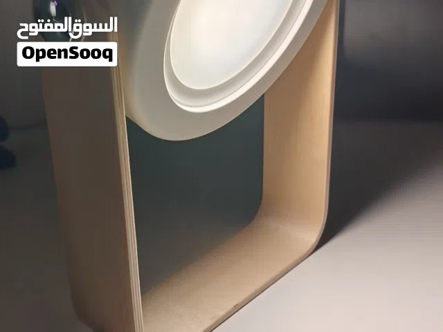 مصباح (لمبة) خشبية ذكية للتواصل واتساب فقط