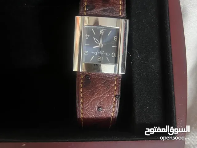 لبيع: ساعة ديور نسائية أصلية ساعة ديور أنيقة وبحالة ممتازة.