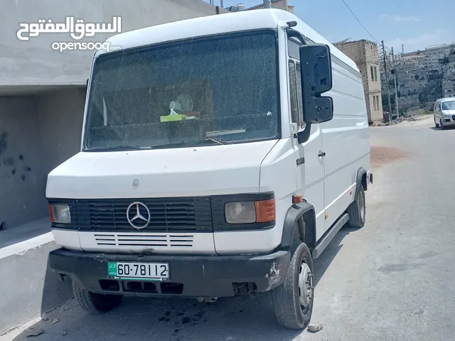 فان مرسيدس بنز