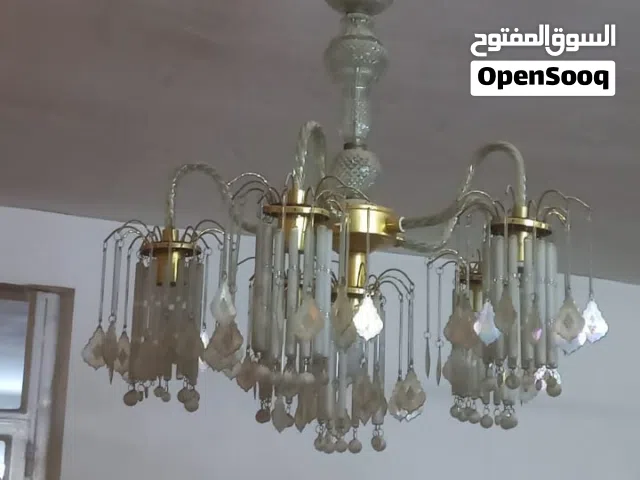 زوج ثريات نظيف