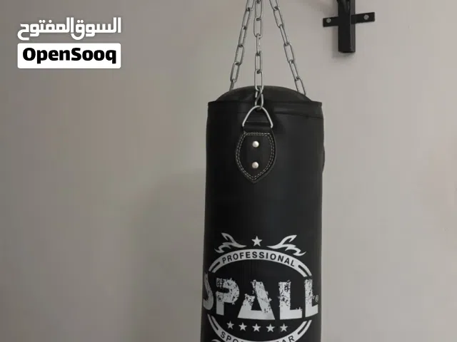 كيس ملاكمه شبه جديد مع جميع ملحقاته