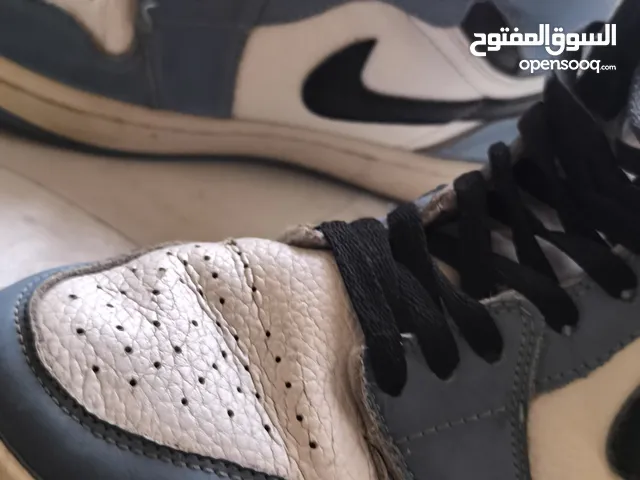 41 Sport Shoes in Abu Dhabi