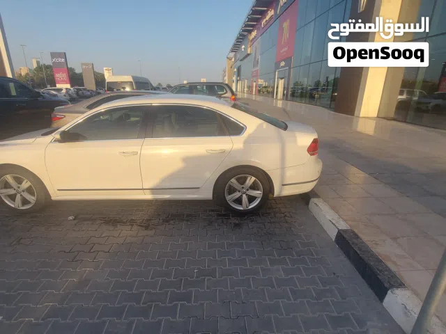 2013 فولكسفاغن باسات Standard