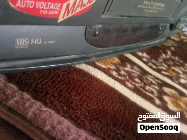 جهاز فيديو شارب أصلي موديل VC-MA30، يدعم تشغيل أشرطة VHS، كهرباء 110-240 فولت، حالة جيدة. السعر 20