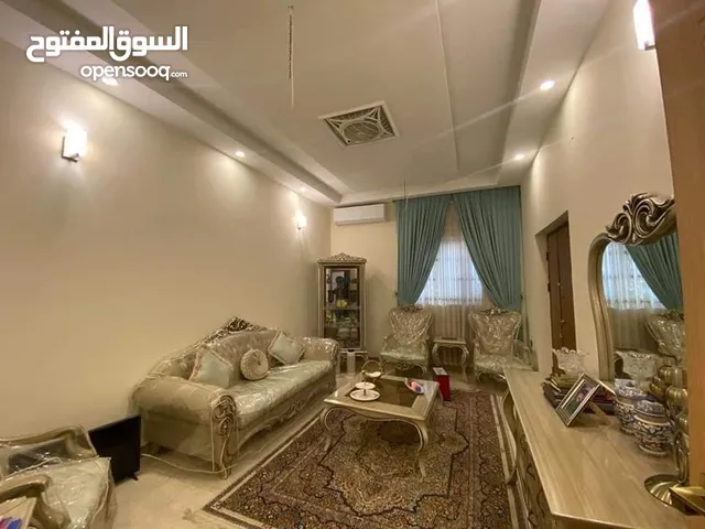 120 m2 5 Bedrooms Townhouse for Sale in Basra Hakemeia