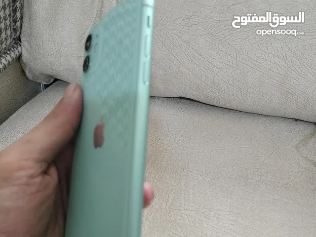 ايفون 11 و 12