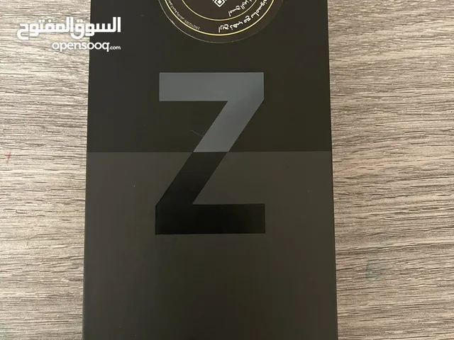 Samsung Galaxy Z Flip3 5G 256 GB in Mubarak Al-Kabeer