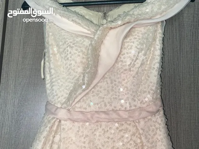 فساتين سهرة فخمة لبسة واحدة فقط بحالة ممتازة