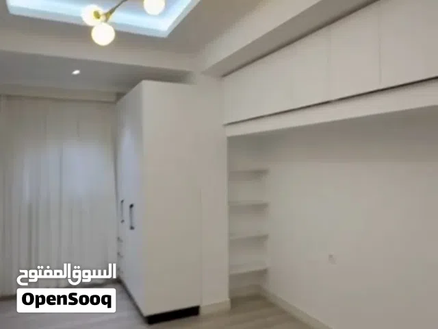 شقه حديثه . مكتبيه . ايجار . حمامين . اربع غرف . بن عاشور .