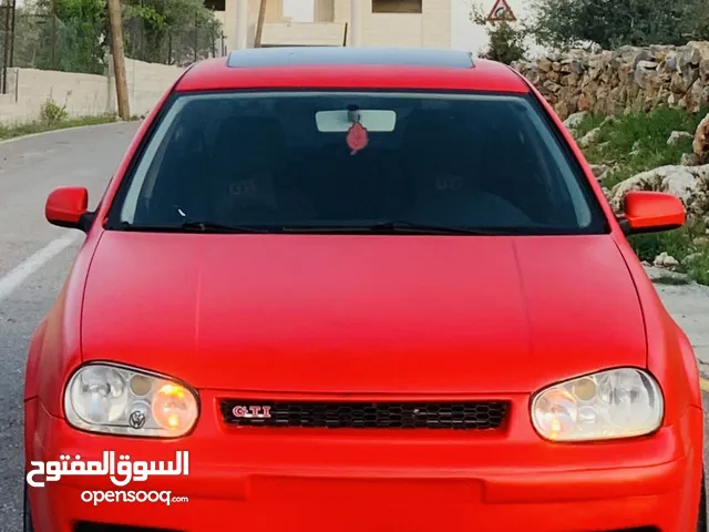 للبيع او البدل جولف mk4 2001
