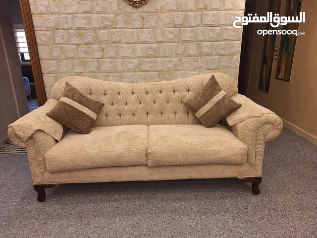 طقم كنب تفصيل زان للبيع بسعر مغري