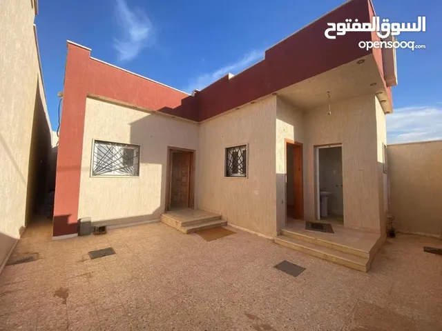 160 m2 3 Bedrooms Townhouse for Rent in Tripoli Ain Zara