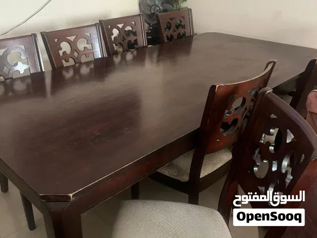 طاولة سفرة معها 8كراسي