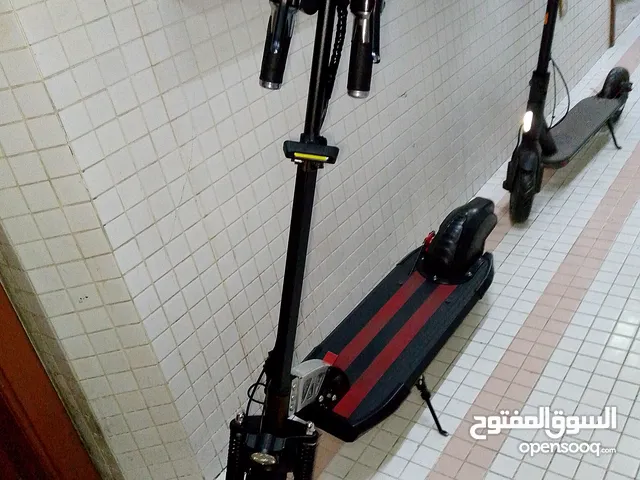 سكوتر كهربائي بحاله جيده جدا استخدام خفيف