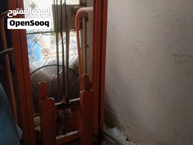 عدت مصنع حجر صناعي خلاط اسمنت عدد 2 ربع شوال لون اخضر ونص شوال لون ازرق  رجاج حجر صناعي جديد