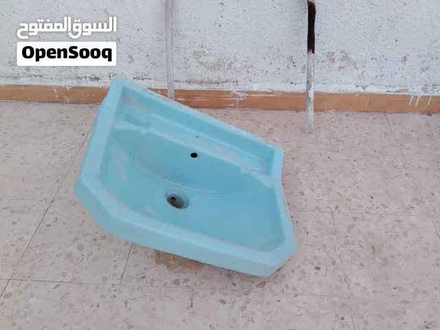 مغسلة جدار زرقاء للبيع مستعملة