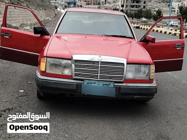1992 مرسيدس بنز الفئة-E E 240