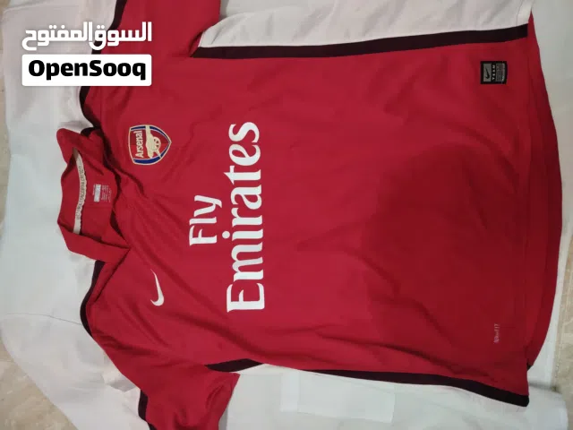 قميص نادي الارسنال النسخة الأصلية بقياس xl شرط الختم الأصلي للنادي