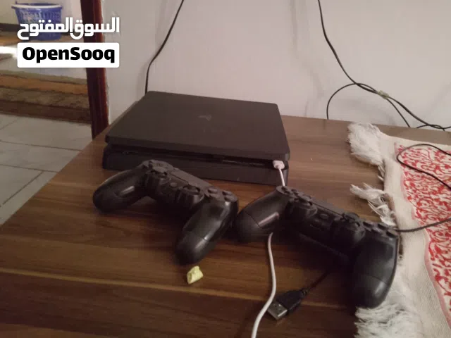 نبي نبدل بلايستيشن 4 بي تجميعة  أقرا الوصف