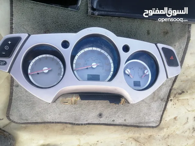 قطع سيارة نيسان مورانو موديل من 2004 الى 2008 **المحرك غير موجود** لكن باقي القطع بحالة ممتازة جدًا