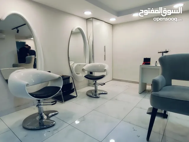 عدت صالون ستاتي للبيع بحالة جيدة جدا