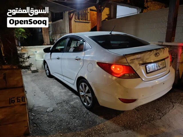 2016 هيونداي اكسنت Standard