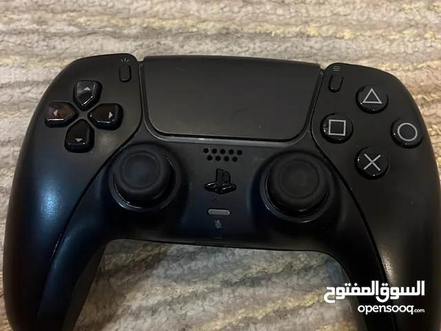 يدة بلاستيشن فايف اصليه مكلفتني واجد ونظيفه   مافيها ولا خدش وتشتغل كامل