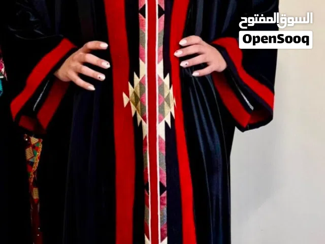 يتوفر لدينا عباية المذيعة الأردنية علا الفارس  لرمضان سهرات الافطار  والسحور (*وحنةعروس*)