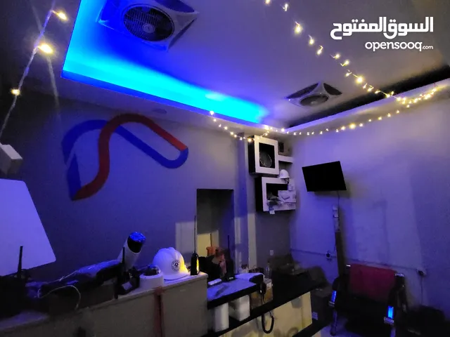محل لتقبيل المعلا الشارع الرئيسي رقم المحل ثلاث سبعات 777 اثنين 242 صفر 072