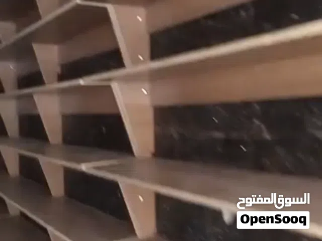 ارفف خشب تفصيل مع زوايا ممكن استخدامها ل اشياء متعددة في المنزل أو ارفف محلات