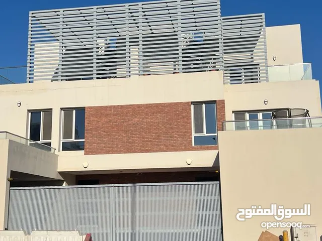 300m2 4 Bedrooms Villa for Rent in Muscat Qurm
