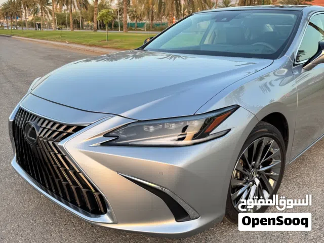 2025 Lexus ES350