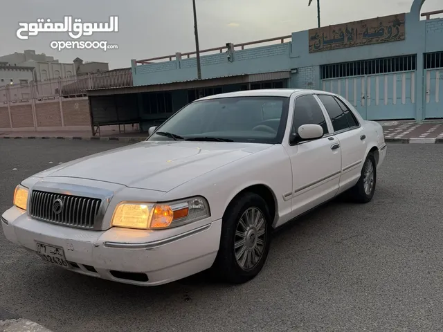 Used Ford Crown Victoria in Farwaniya