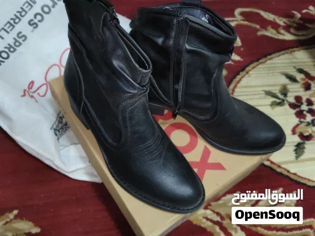 هاف بوت حريمى