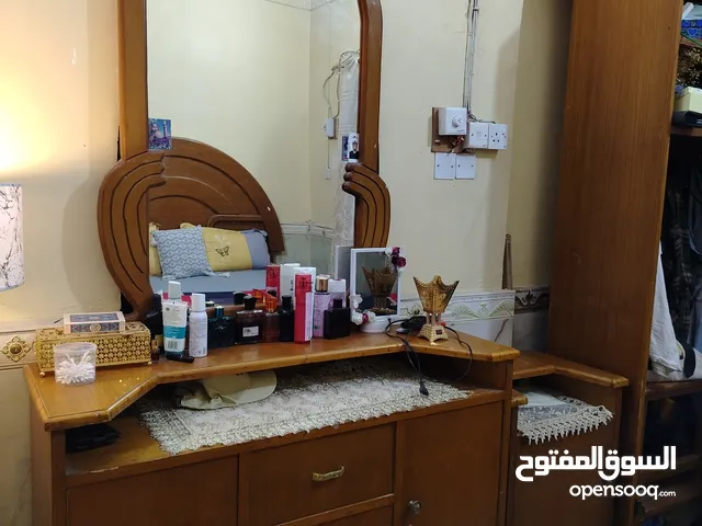 السلام عليكم غرفة نوم صاج اصلي نظيفة جدا كامل التفاصيل بالوصف