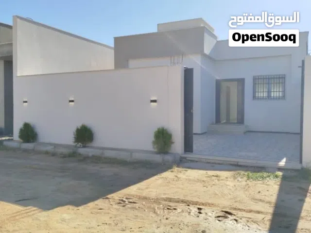 ارض و استراحة صغيرة