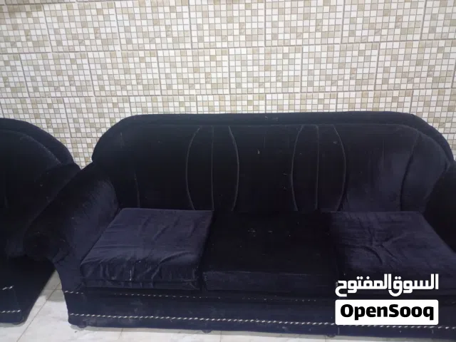 للبيع المستعجل طقم كنب 8مقاعد للبيع بسعر حرق