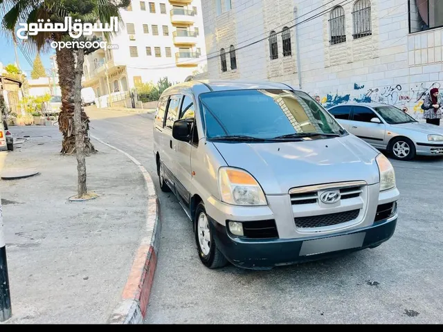 للبيع هيونداي H1 موديل 2006