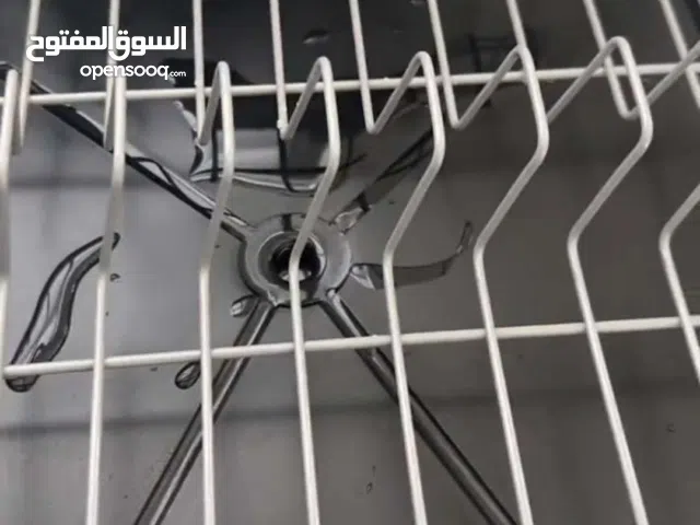 رتّبي مطبخك بقطعة واحدة ذكية! رف تجفيف وتنظيم بكل التفاصيل اللي تحتاجيها صينية عميقة