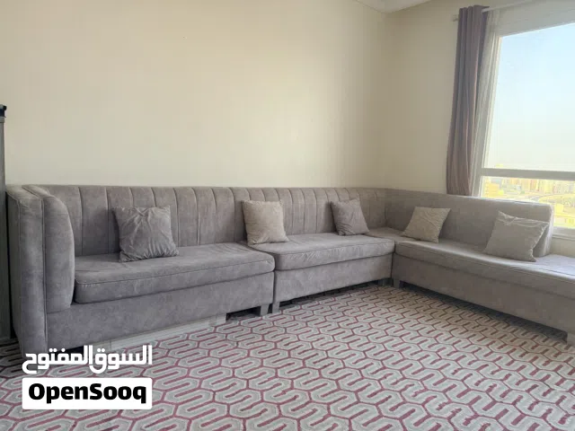 أثاث بحالة جيدة للبيع