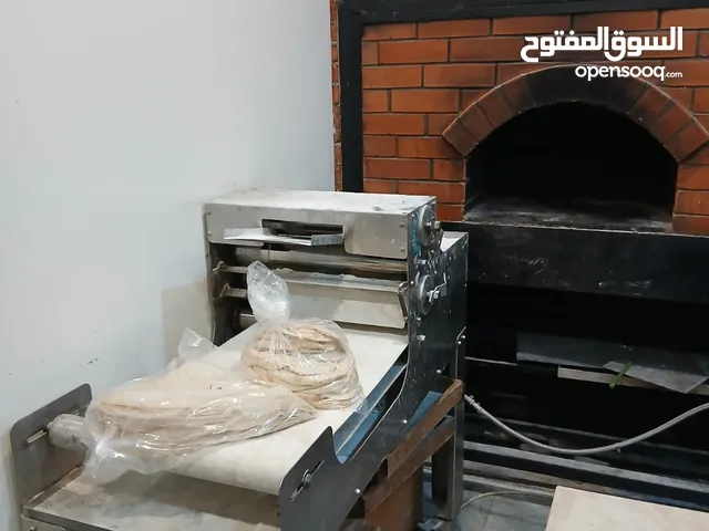 متوفر أغراض مطعم للبيع بسعر مغري