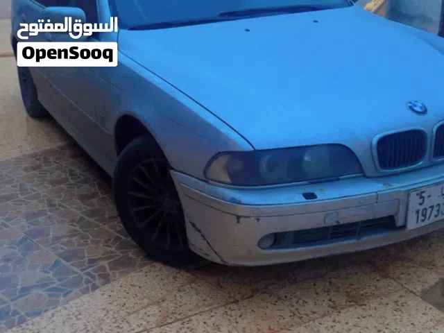 بيم ام خامسه بحاله ممتازه 2002 فل للبيع