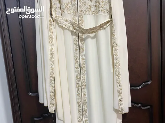 فساتين عدد اثنين للبيع