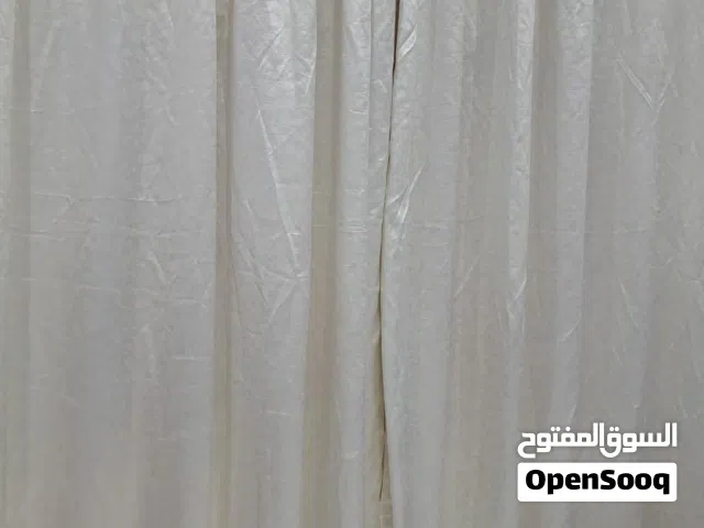 3 ستائر ستان لون بيج تفصال نظيفة جداً عرض متر و نص وطول 3 امتار