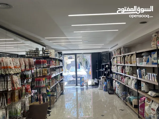 محل تجاري في المصيون مكون  من طابقين بمساحة 160 متر مقابل بنك الصفا الشارع الرئيسي