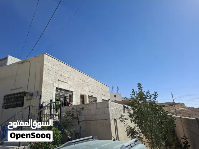 156 m2 5 Bedrooms Townhouse for Sale in Zarqa Al Sukhneh