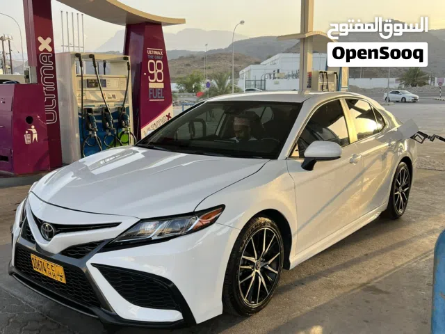 2021 تويوتا كامري SE