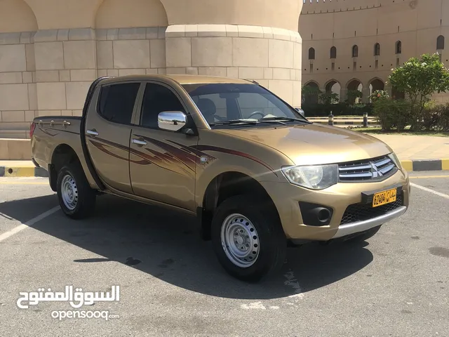 Used Mitsubishi L200 in Al Dakhiliya